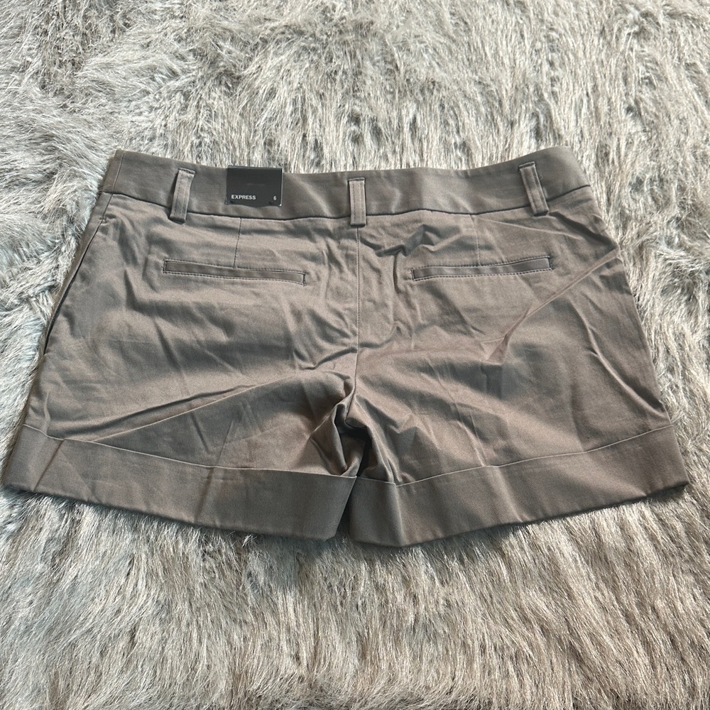 Express Women's Tan Shorts - Picture 3 of 10